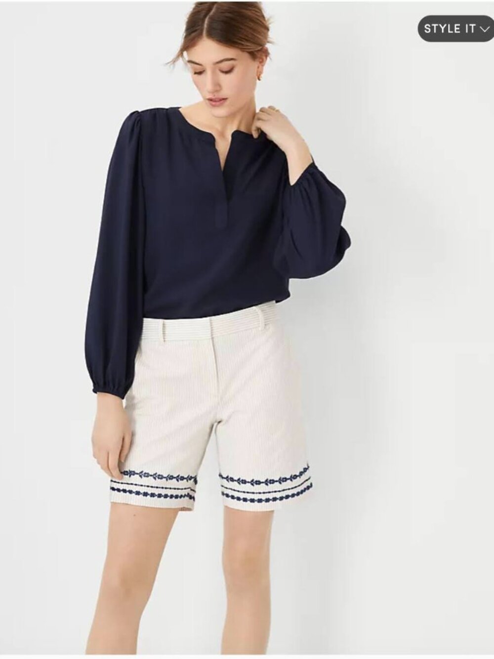 Ann Taylor The Petite Metro Short in Floral Embroidered Stripe - New without tag